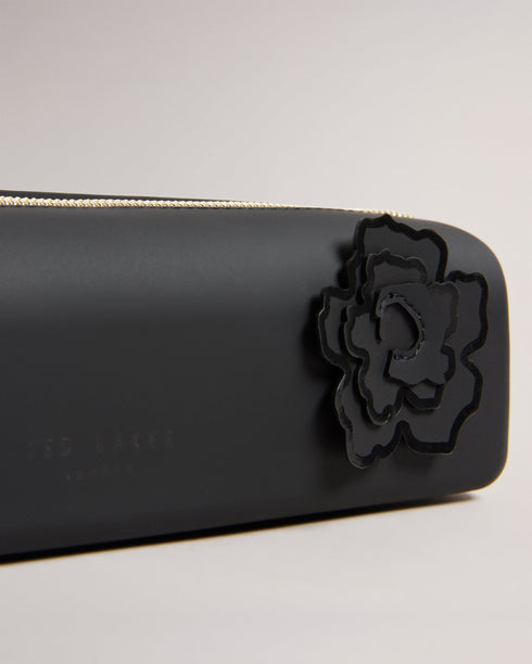 <P>Magnolia Silicone Brush Case</P>